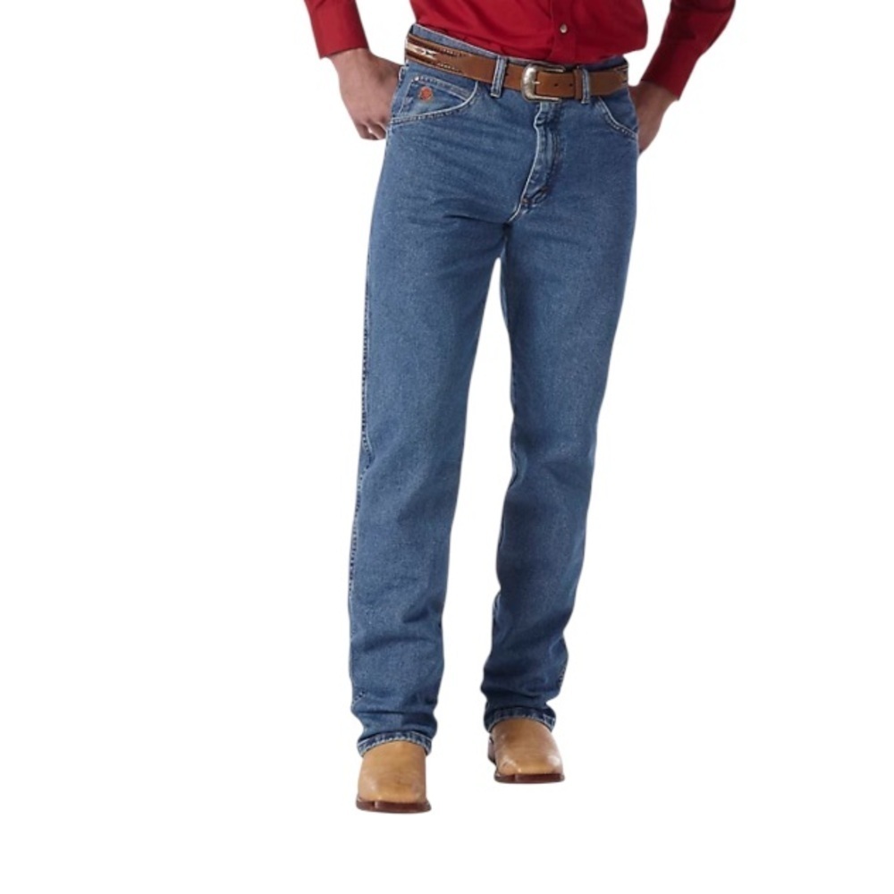 Wrangler classic comfort jeans. 100% cotton mid wash straight leg. 36/30